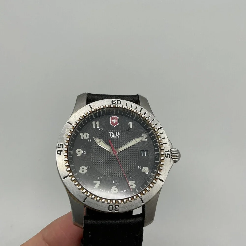 Vintage Victorinox Odyssey Swiss Army Mens Watch 39mm Black Dial New Battery